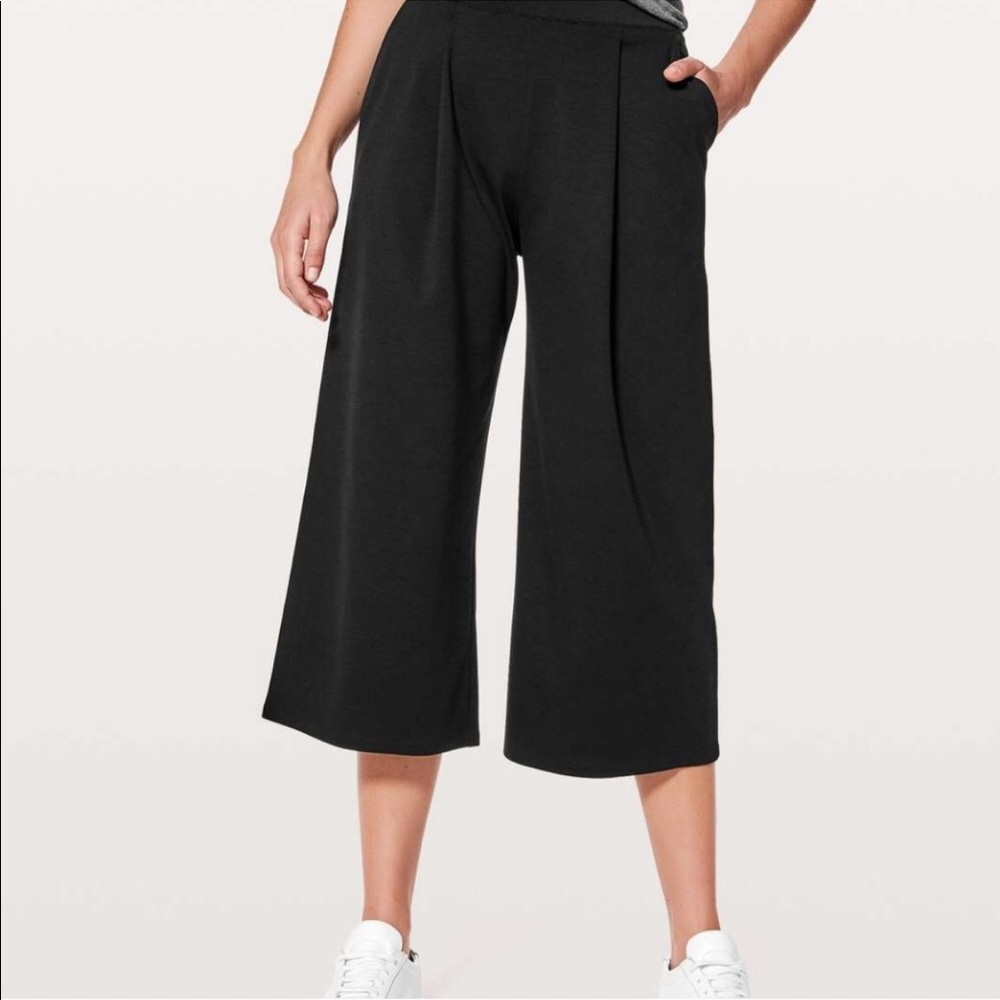 Lululemon wide leg, pleated crapris